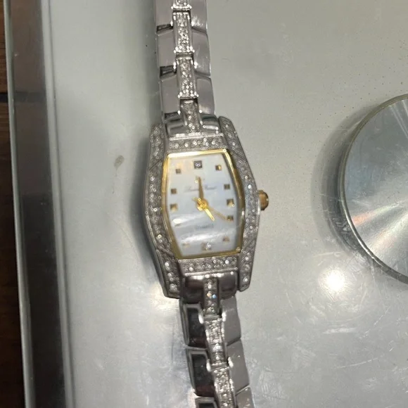 Lucien Piccard | Accessories | Lucien Piccard Watch Womens  display picture 2